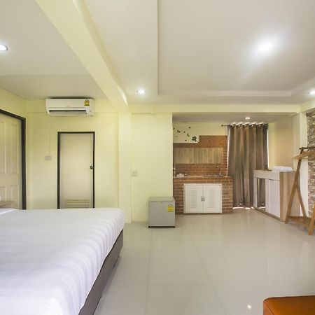 Petchsiri Room เพชรสิริรูม Ban Sai Mai Exteriör bild