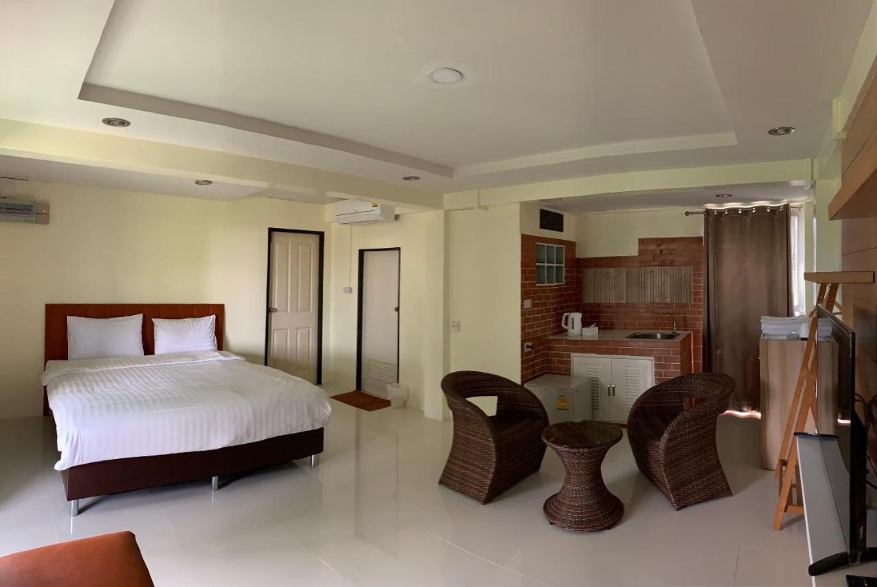 Petchsiri Room เพชรสิริรูม Ban Sai Mai Exteriör bild